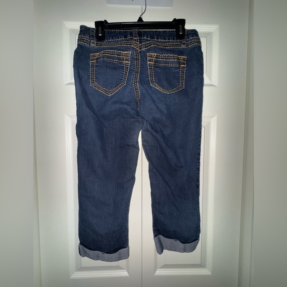 a.n.a Women's stretchy fold up capri Jeans. Size 8. VGUC - Picture 2 of 9